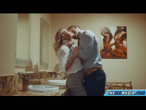 ❤️ Nuair a bhios fionn mòr gad mhealladh ann an seòmar fois poblach ❤ Bhidio gnè aig gd.redporn-tv.ru ﹏